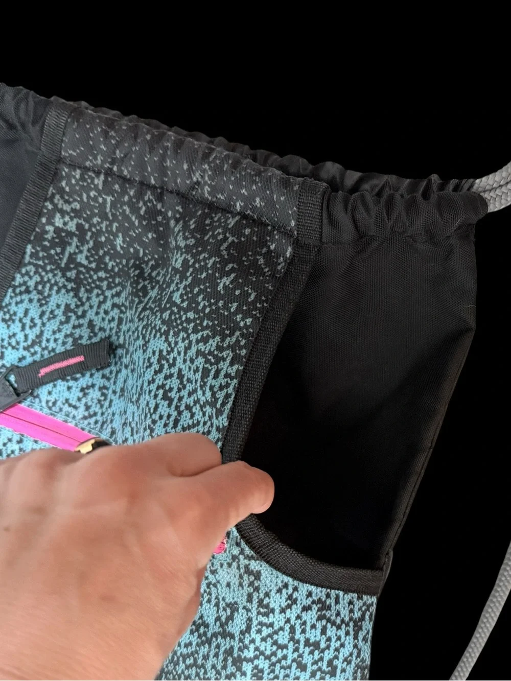 adidas Alliance Drawstring Gym Bag 15L w/ Zip Pocket Black/Gray Pink Logo - Picture 2 of 6